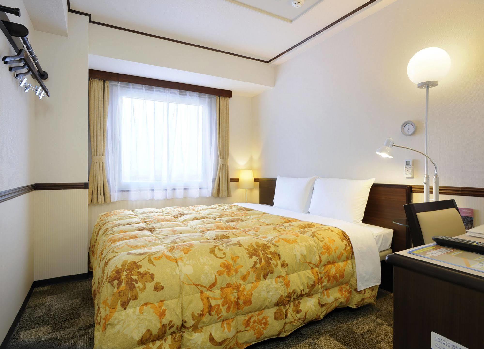 Toyoko Inn Kagoshima Temmonkan No 1 Buitenkant foto