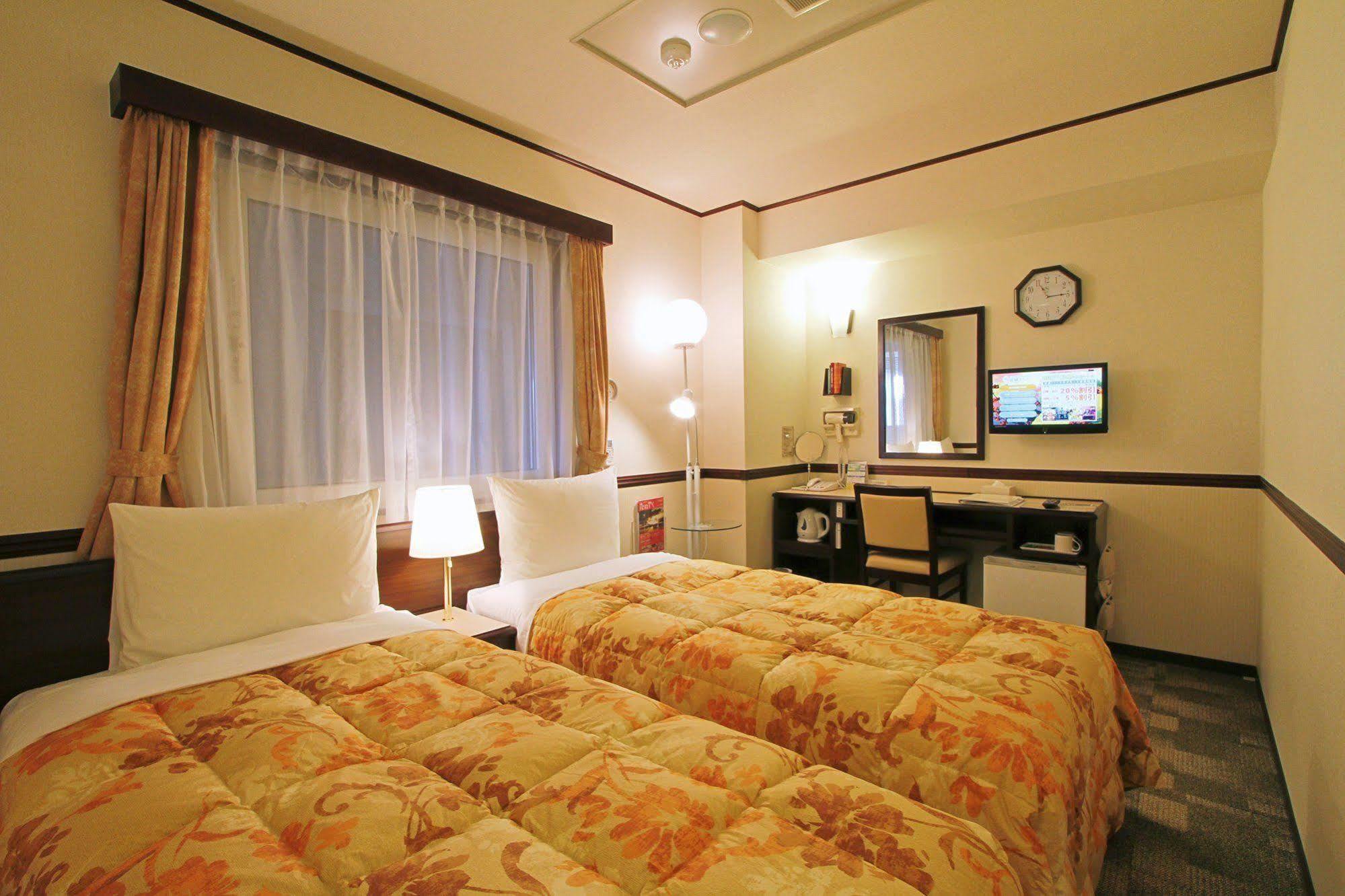 Toyoko Inn Kagoshima Temmonkan No 1 Buitenkant foto